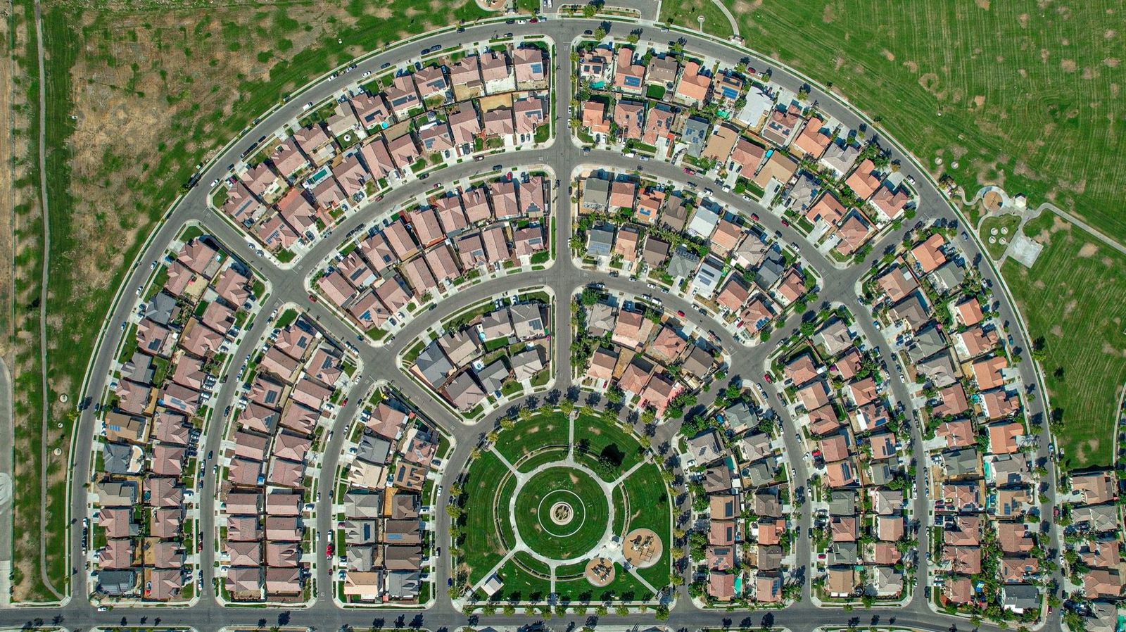 Concentric streets from above — City of Los Banos