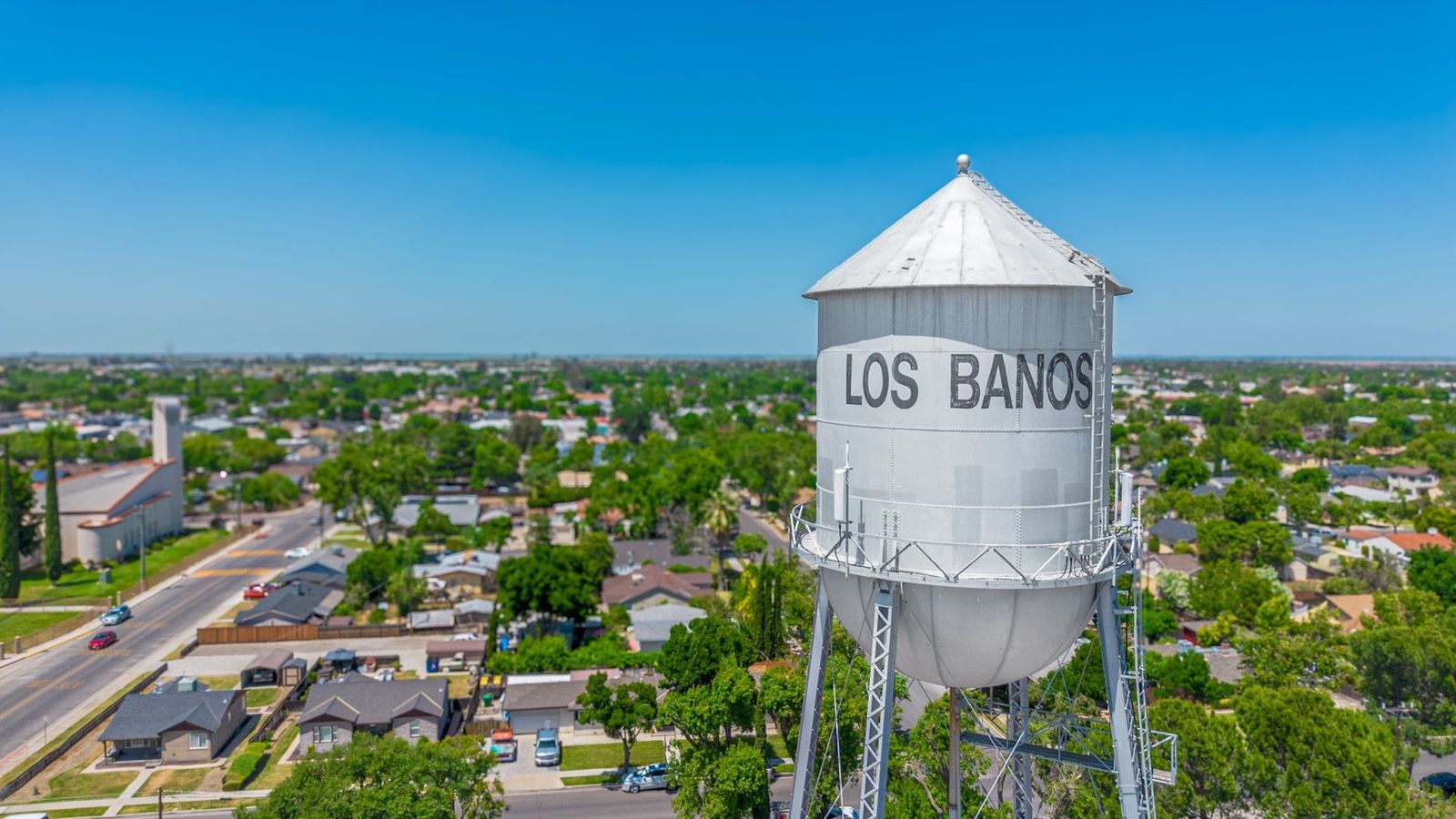Water tower over town — City of Los Banos
