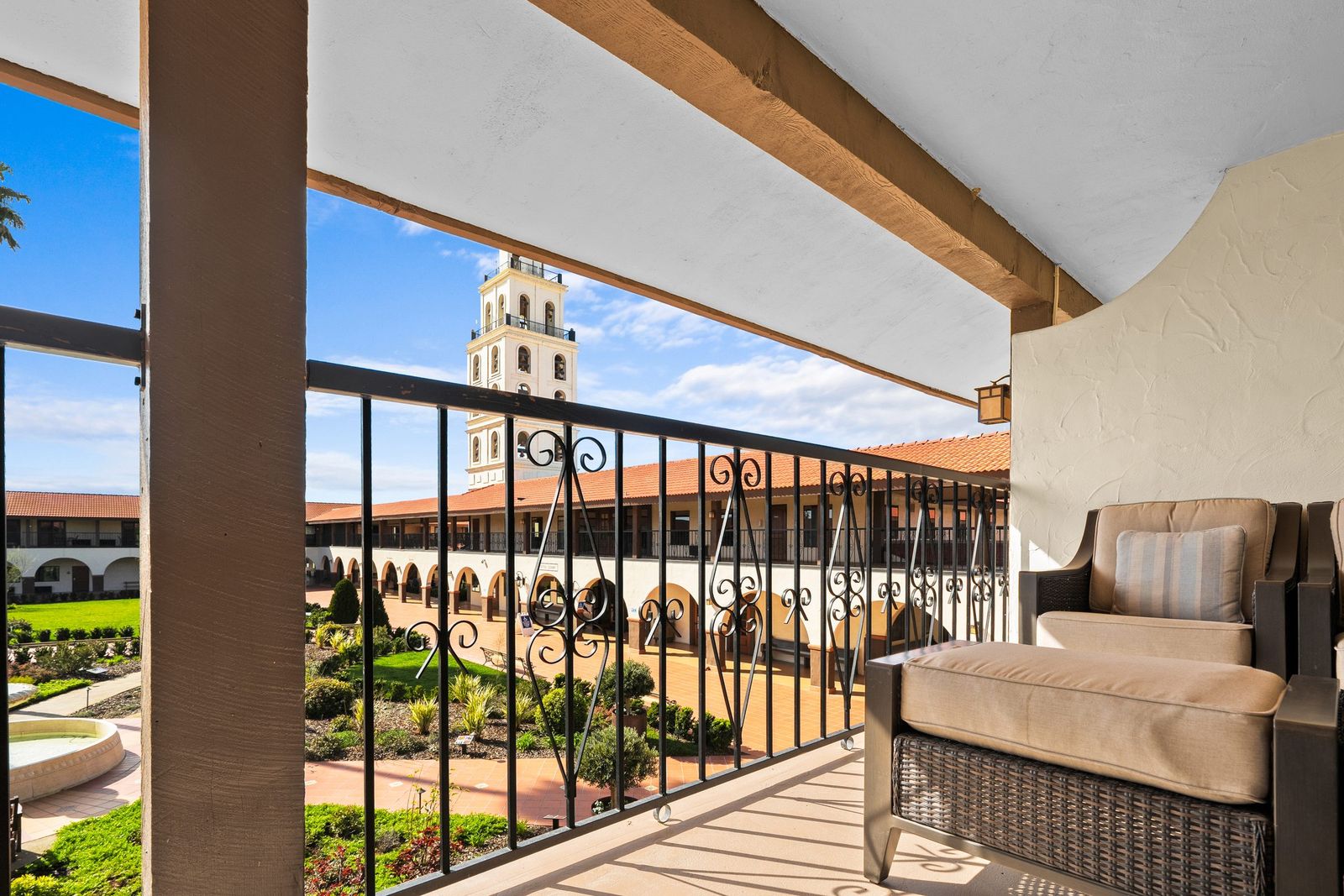 Balcony view to the bell tower — Hotel Mission de Oro
