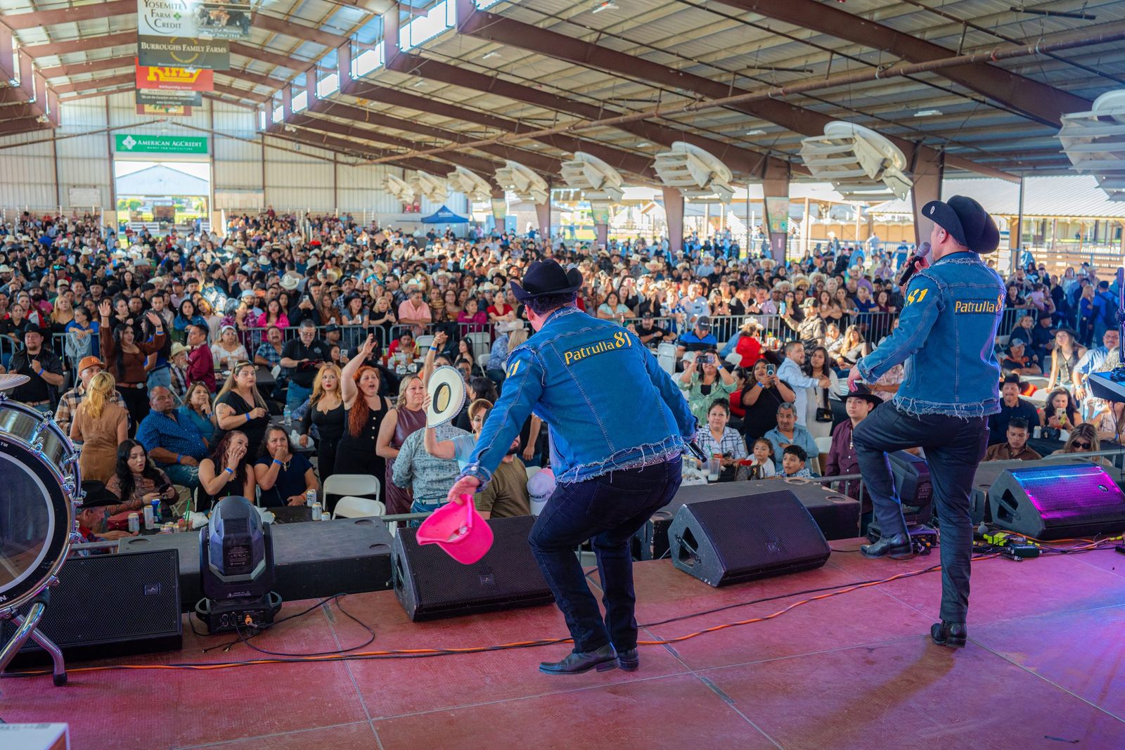 Banda show, packed pavilion — Live Music