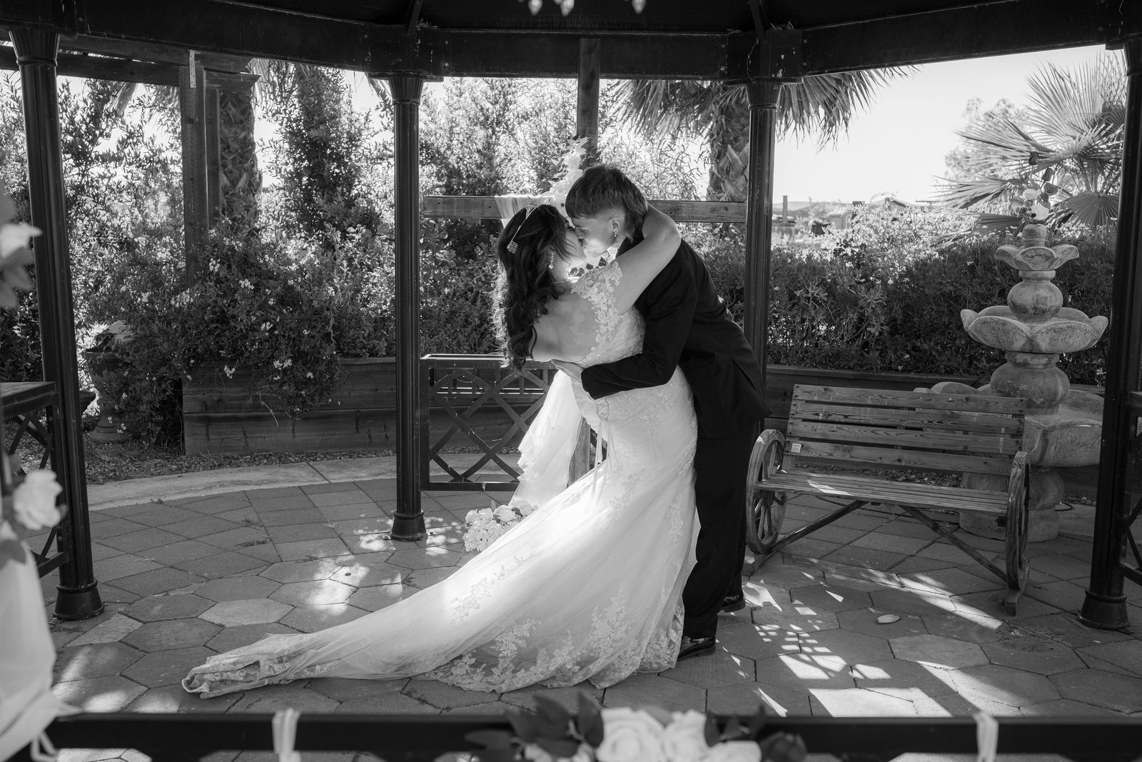 Dip kiss in the gazebo — Weddings & Couples