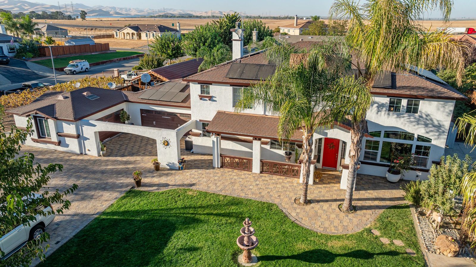 Mediterranean home at golden hour — Real Estate